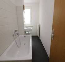 Pack die Badehose ein...helle 3-RW mit Wanne u. Balkon!!! - Freiberg