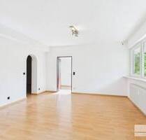 Attraktive Souterrainwohnung mit zwei Schlafzimmern, Wohnbereich und Garagenstellplatz - Saarbrücken St Arnual