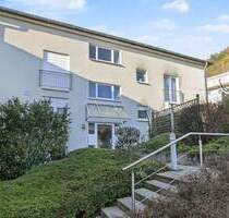 Helle 4-Zimmer-Wohnung mit großem Balkon und Tiefgaragenstellplatz - Geislingen an der Steige