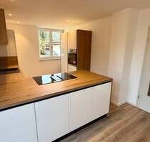 Wunderschöne Wohnung - wie eine Doppelhaushälfte - mit ca. 350 m² Garten - Hausham