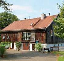 Historisches Bachweberhäusl auf großem Grundstück am Starnberger See - Pöcking Maising