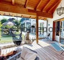 Stilvoll. Grün. Unabhängig: Designhaus mit Garten-Paradies und VOLLER AUTARKIE in Sauerlach-Arget - Sauerlach / Arget