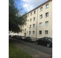 Provisionsfrei - große Dachgeschoßwohnung mit Dachterrasse und PKW Stellplatz im grünen Innenhof! - Dresden Striesen-Süd