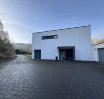 Exklusiver Wohntraum - 3.000,00&nbsp;EUR Kaltmiete, ca.&nbsp; 245,00&nbsp;m&sup2;&nbsp;Wohnfl&auml;che in Detmold (PLZ: 32760) Berlebeck