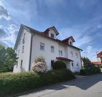Mit Einbauküche, schöner Terrasse, Gartenanteil und Garage: Helle Erdgeschosswohnung in Lautertal