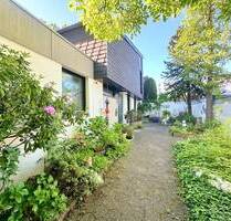 Lichtdurchflutetes Einfamilienhaus mit großzügigem Garten und anliegender Garage - Erkrath-Hochdahl