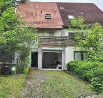 Ruhige Lage! Freie 6-Zi.-DHH mit Garten, Terrasse, Balkon, ca. 130 m² Wfl., Garage, Bj. ca. 1984 - Stuttgart Zazenhausen