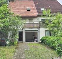 Ruhige Lage! Freie 6-Zi.-DHH mit Garten, Terrasse, Balkon, ca. 130 m² Wfl., Garage, Bj. ca. 1984 - Stuttgart Zazenhausen