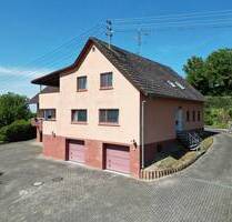 Mehrfamilienhaus mit 3 Wohneinheiten mit großzügigem Freizeitgrundstück in Broggingen - Herbolzheim