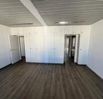 Unmöbliertes 24 m² Büro im Zentrum Stuttgarts - WLAN, Küche, sofort verfügbar
