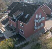 Helle DG-Wohnung mit Balkon und TG auf Erbpacht - Hamburg Marmstorf