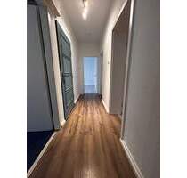 Exklusiv renovierte 3-Zimmer-Wohnung mit großem Wintergarten & traumhaftem Grünblick - Kelkheim Eppenhain