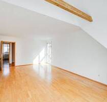 AIGNER - Lichtdurchflutete Dach-Maisonette mit herrlicher Aussicht ins Grüne - Karlsfeld