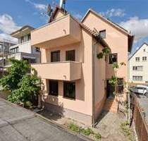 +++ frei-leerstehend & teilweise möbliert - 3-Familien-Haus - Terrasse, Grünfläche & 2 Balkone - zentral & ruhig +++ - Stuttgart Zuffenhausen - Mitte