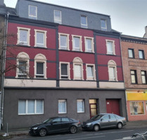 Attraktives Mehrfamilienhaus - 8 Wohneinheiten, Lagerhalle und Garagen - Oberhausen Lirich - Süd