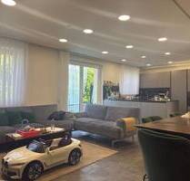 Moderne, kernsanierte 5-Zimmer-Eigentumswohnung mit Ensuite-Schlafzimmer - Stadtbergen