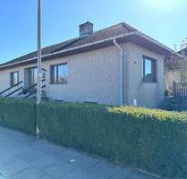 Wohnkomfort trifft Natur: Massiver Bungalow mit viel Platz, Terrasse & Ausbaupotenzial nahe Elbe *** 360 Grad Rundgang *** - Stade / Bützfleth