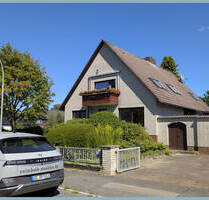 Charmante Haushälfte in Reinbek-Neuschönningstedt (5 Zimmer) mit Wintergarten, Terrasse, Garage & Stellplatz