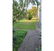 *Weihnachtspreis! Sanierungsbedürftiges 1-FH in BraunschweigBroitzem m. schmalen aber sehr schönem GrundstückGarten inkl. Anbau u. Garagen