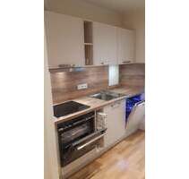 ERSTBEZUG NACH MODERNISIERUNG!!! Attraktive Wohnung mit NEUER EBK und Balkon - Limbach-Oberfrohna