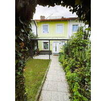 Reihenmittelhaus mit Garage - 760.000,00 EUR Kaufpreis, ca.  80,00 m² Wohnfläche in München (PLZ: 80937) Milbertshofen-Am Hart