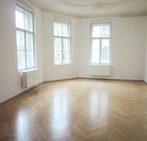 Attraktive 5-Zimmer-Wohnung in denkmalgeschütztem Altbau in Bestlage in Schwabing - München Schwabing-Freimann