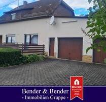 Solides Wohnhaus mit Ausbaupotenzial, Nebengebäuden, Garagen und großem Grundstück - nähe Puderbach!