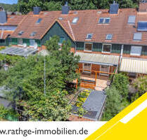 Geesthacht: Helles Mittelreihenhaus mit Vollkeller, Carport und sonniger Süd-West-Terrasse!