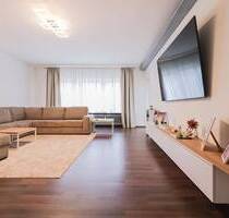 Moderne 4-Zimmer-Wohnung mit Einbauküche und Garage in 91154 Rothaurach