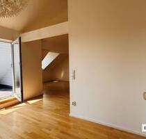 Über den Dächern der Altstadt! Helle 2,5 Zi. Wohnung mit sonniger Dachloggia! - Nürnberg Sebald