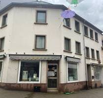 Wohn- und Geschäftshaus mit 2 Ladenlokalen und 2 Wohnungen in Merzig zu verkaufen!