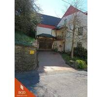 Charmantes Haus mit Nebengebäuden und idyllischem Garten - Hillscheid