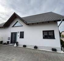 Großzügig, modern und in ruhiger Lage: Einfamilienhaus mit großem Garten und Doppelgarage - Bergrheinfeld Garstadt