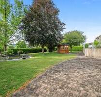 PROVISIONSFREI - Einfamilienhaus mit herrlichem Garten, Wintergarten und 2 Garagen - Mühlheim