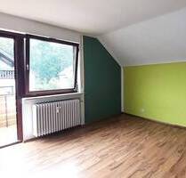 Gepflegte 3 Zimmer-DG-Wohnung mit Balkon, in ruhiger Lage, inkl. Kfz-Stellplatz! - Heiningen