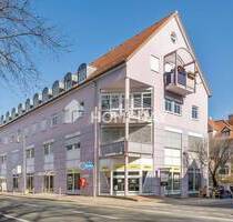 Bezugsfrei ab Mai: Gepflegte Dachgeschosswohnung mit Aufzug, Tiefgaragenstellplatz in zentraler Lage - Meißen