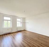 Groß, hell, gemütlich - 2-Zimmer-Wohnung mit Balkon zum Verlieben - Limbach-Oberfrohna