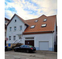 Attraktive Wohnung im Landhausstil in einem liebenswerten 3-Familienhaus, Veranda, Gartenanteile - Dettingen