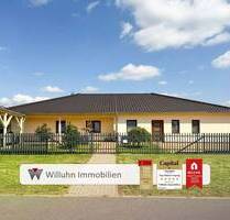 Einzigartiges Zweifamilienhaus im Bungalowstil | Wunderschönes Grundstück | Pool | Erdwärme - Löbnitz