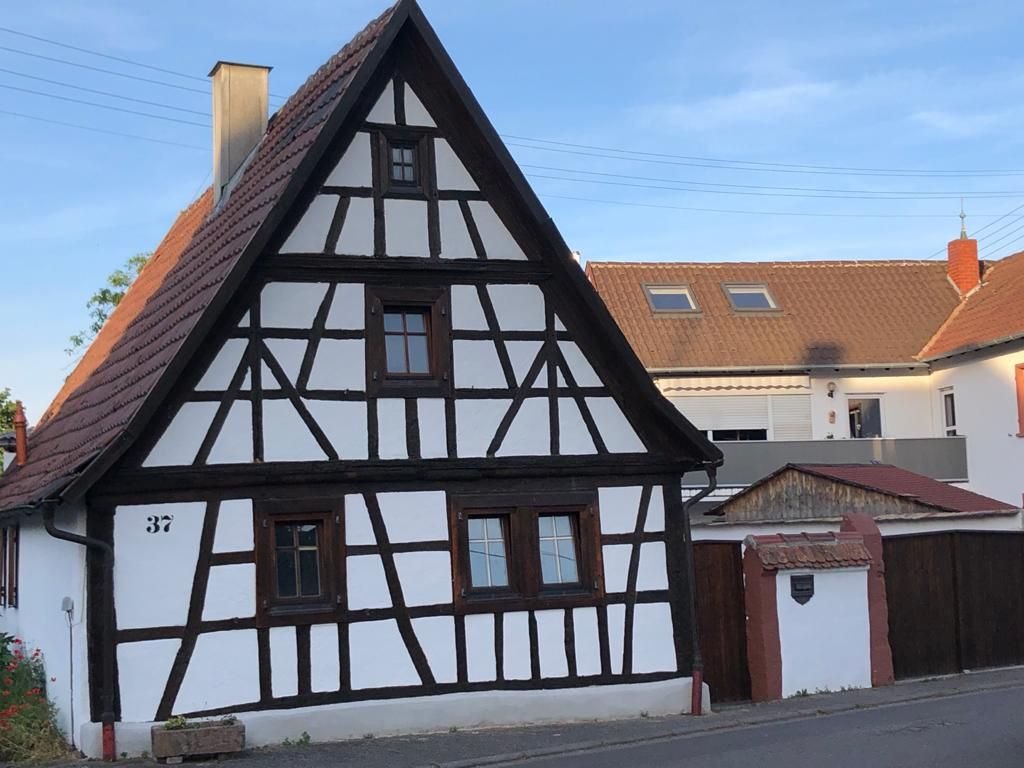 Kleines Einfamilienhaus mit großzügigem Freisitz - Altdorf