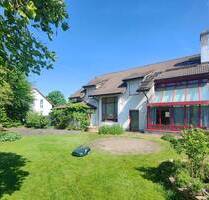 Großzügiges Wohnhaus mit Doppelgarage und tollem Garten in Ahorn-Schorkendorf