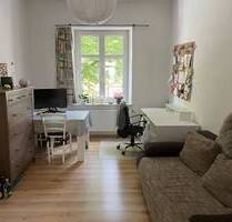 Gemütliche 2 Zimmer-Wohnung in einem äußerst gepflegten Haus im 1. OG mit Küchenzeile, Tageslichtbad mit Dusche - Studenten willkommen - Nürnberg Gugelstraße