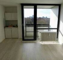 NUR für Studenten und Pendler - 1 ZW in unmittelbarer Nähe zum Wöhrder See mit Balkon, Pantry-Küche und TG-Stellplatz im 5. OG - Nürnberg Tullnau