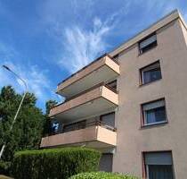 SCHÖNE DREIZIMMERWOHNUNG MIT GROSSEM BALKON SOWIE EINER EINZELGARAGE IN ZENTRALER LAGE VON KAARST