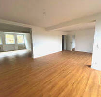 Gehobene familienfreundliche 4-Zimmer Wohnung, 2 Bäder, 3 Schlafzimmer, ca. 160 m² Wohnfläche, Panormablick - Aufzug - Hausmeister - Bad Brückenau