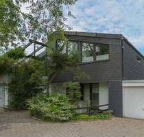 Flexibel nutzbar - als Zweifamilienhaus oder zum Wohnen und Arbeiten - Neuss / Hoisten