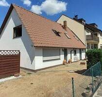 Vielseitiges Investitionsobjekt: Zwei Doppelhaushälften mit Entwicklungspotenzial! - Nürnberg