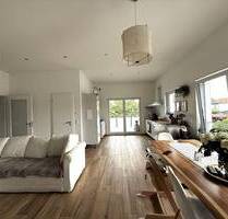 Wunderschöne + energieeffiziente 3-Zi.-Wohnung mit toller Loggia, Keller + Stellplatz in guter Lage! - Graben-Neudorf