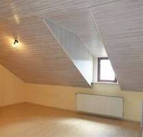 1 Zimmer Dachgeschosswohnung mit ca. 37m² Wohnfläche mit Küche und Bad. - Nauheim