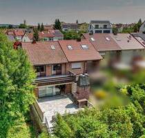 Großzügige DHH mit viel Platz, Garten und Potenzial - Böblingen